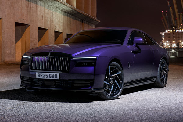 Lançamento do Rolls-Royce Black Badge Spectre 2025